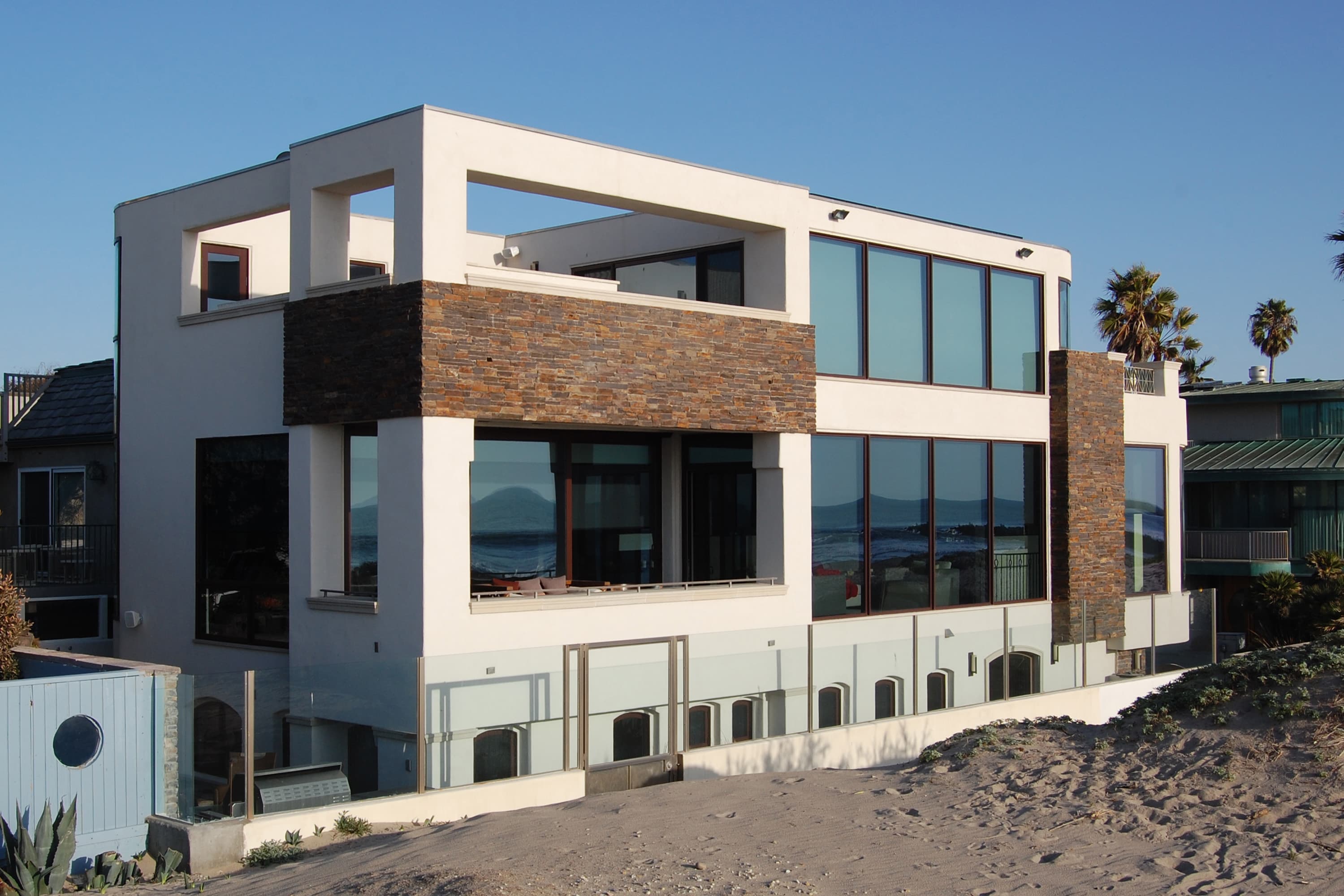 Pierpont Contemporary Beach House 1